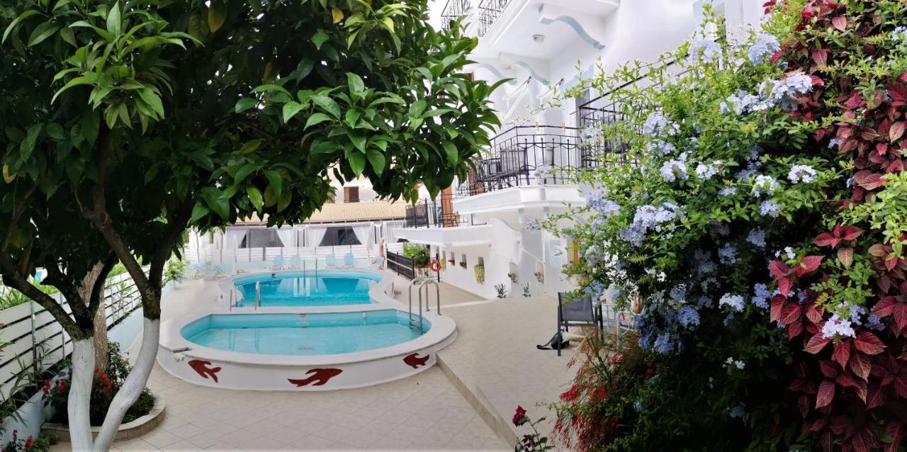 Oasis Hotel Parga Exterior photo