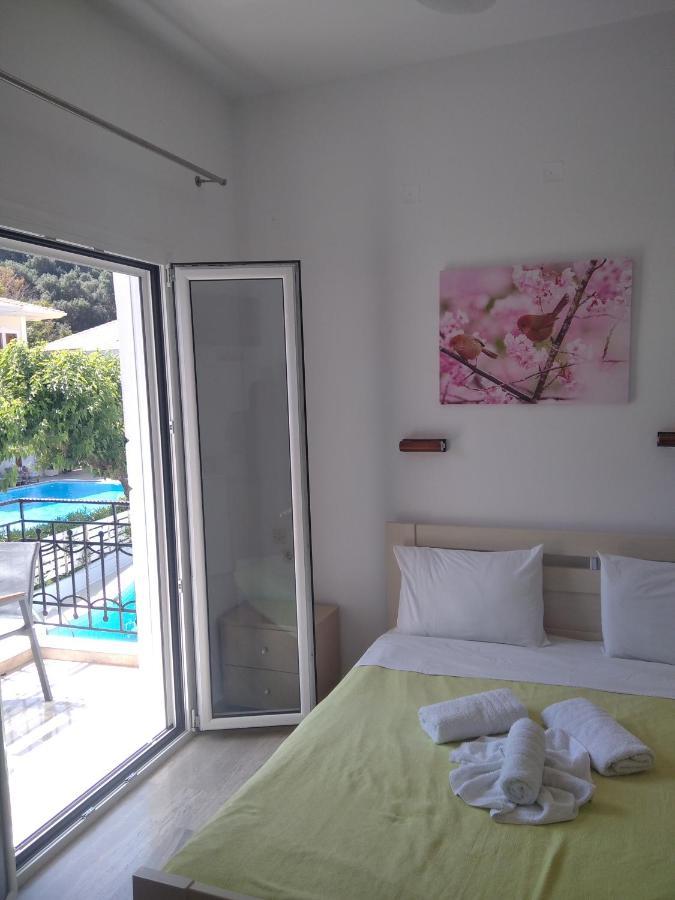 Oasis Hotel Parga Exterior photo