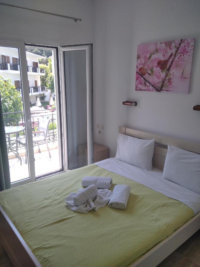 Oasis Hotel Parga Exterior photo