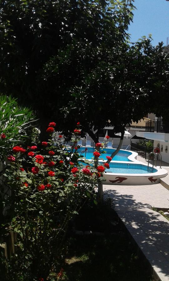 Oasis Hotel Parga Exterior photo